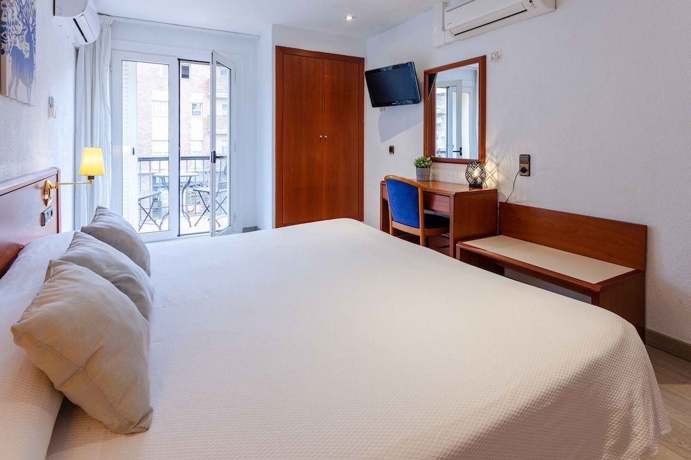 Checkin Travé Standard Double Room