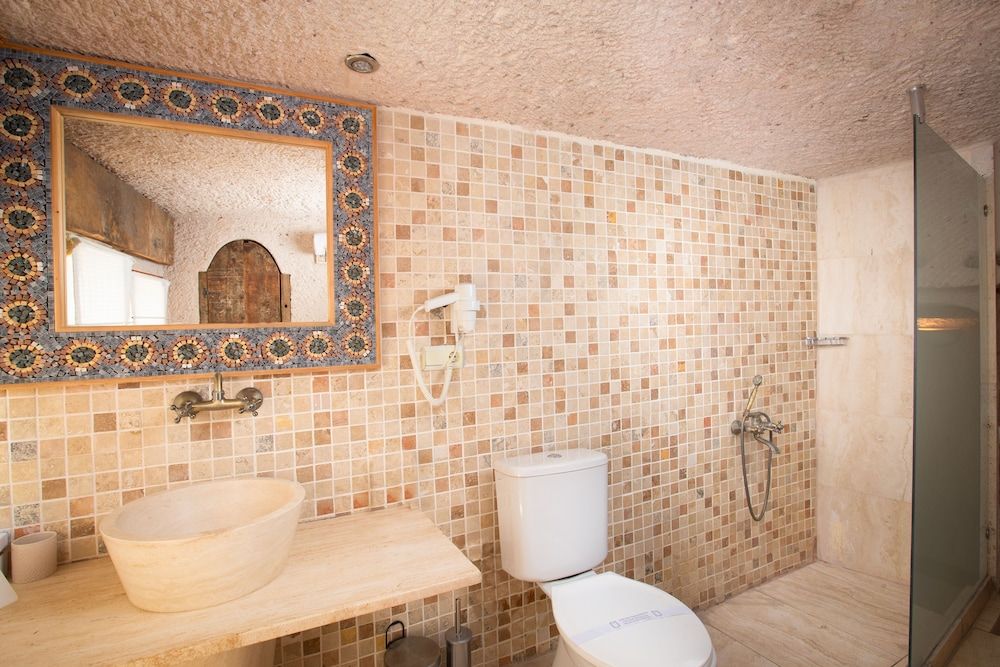 Cappadocia Fairy Chimneys Selfie Cave Hotels - Special Class Junior Cave Room With Jakuzzi 7