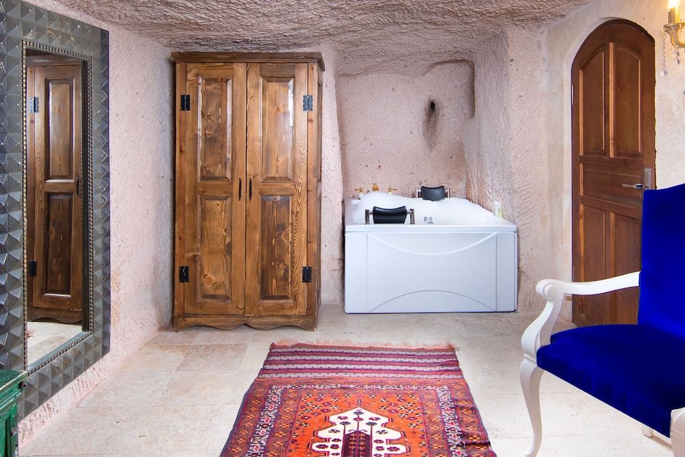 Cappadocia Fairy Chimneys Selfie Cave Hotels - Special Class Junior Cave Room With Jakuzzi 13