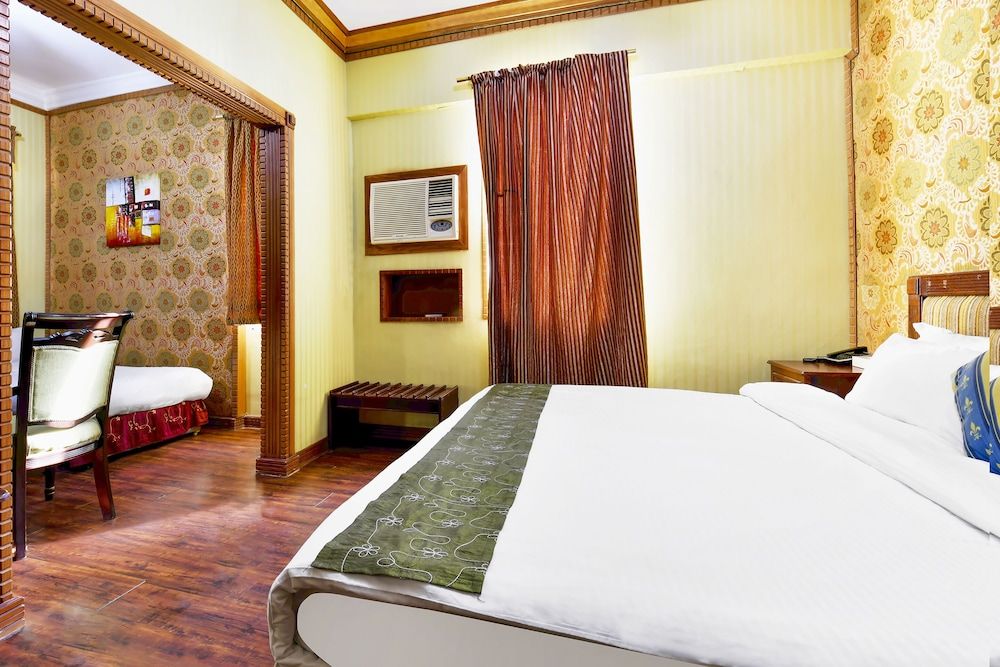 undefined OYO 125 Moon Plaza Hotel 8