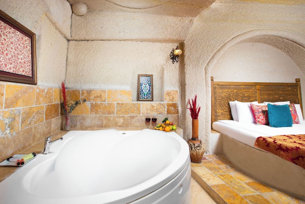 Garden Inn Cappadocia Deluxe Cave Suite with Jacuzzi 6