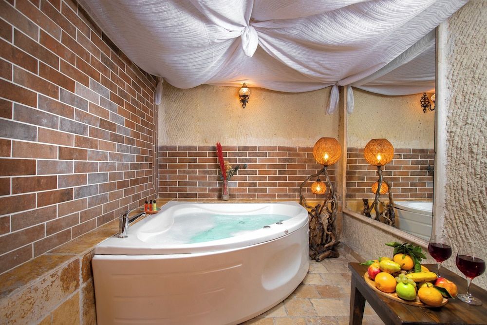 Garden Inn Cappadocia Deluxe Cave Suite with Jacuzzi 7