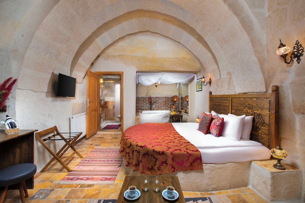 Garden Inn Cappadocia Deluxe Cave Suite with Jacuzzi 9