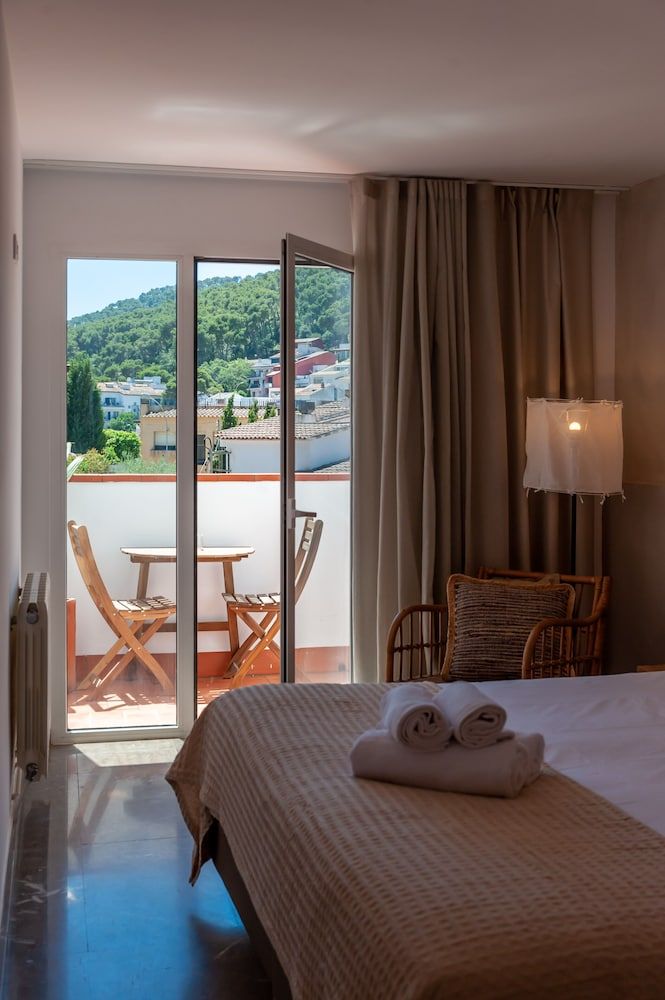 Hostal Es Niu de Tamariu Double Room, Balcony