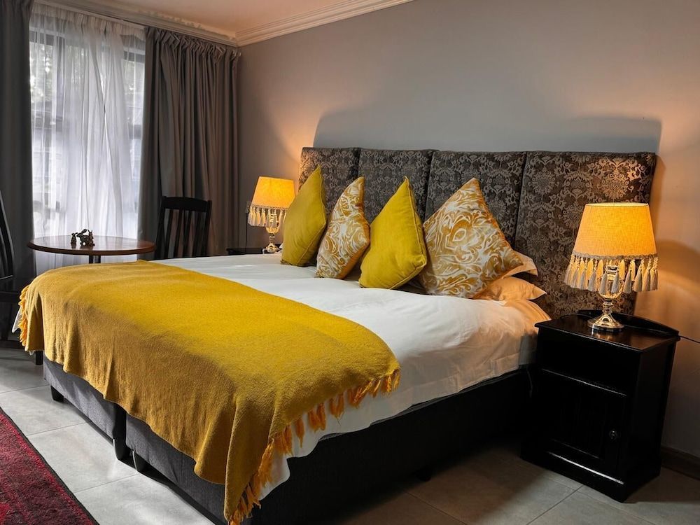 The Rabbit Hole Hotel Basic Double Room, 1 King Bed 17