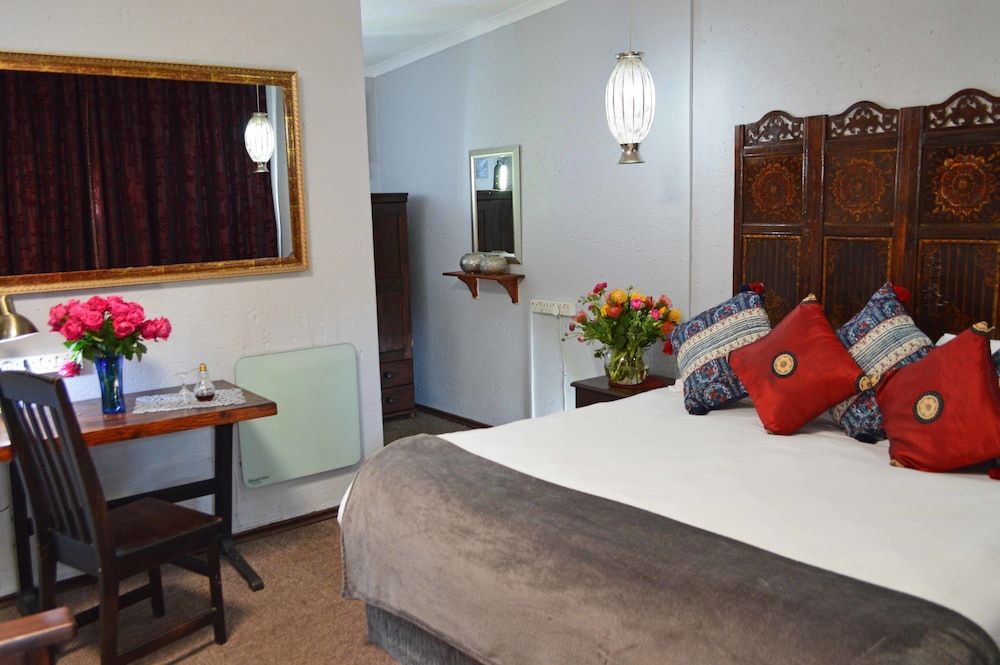 The Rabbit Hole Hotel Basic Double Room, 1 King Bed 9