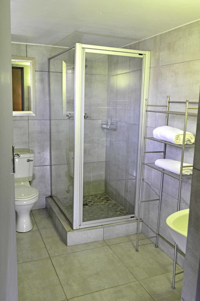 The Rabbit Hole Hotel Basic Double Room, 1 King Bed 26