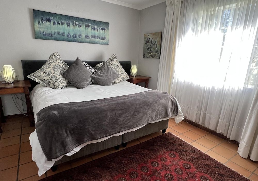 The Rabbit Hole Hotel Basic Double Room, 1 King Bed 14