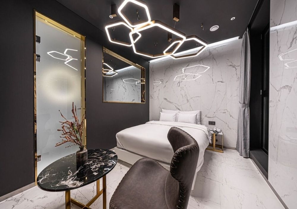 Forestar Deluxe Double Room (Netflix/ Youtube Available on TV) 30