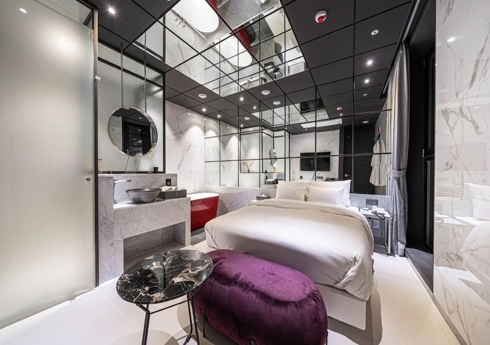 Forestar Deluxe Double Room (Netflix/ Youtube Available on TV) 35