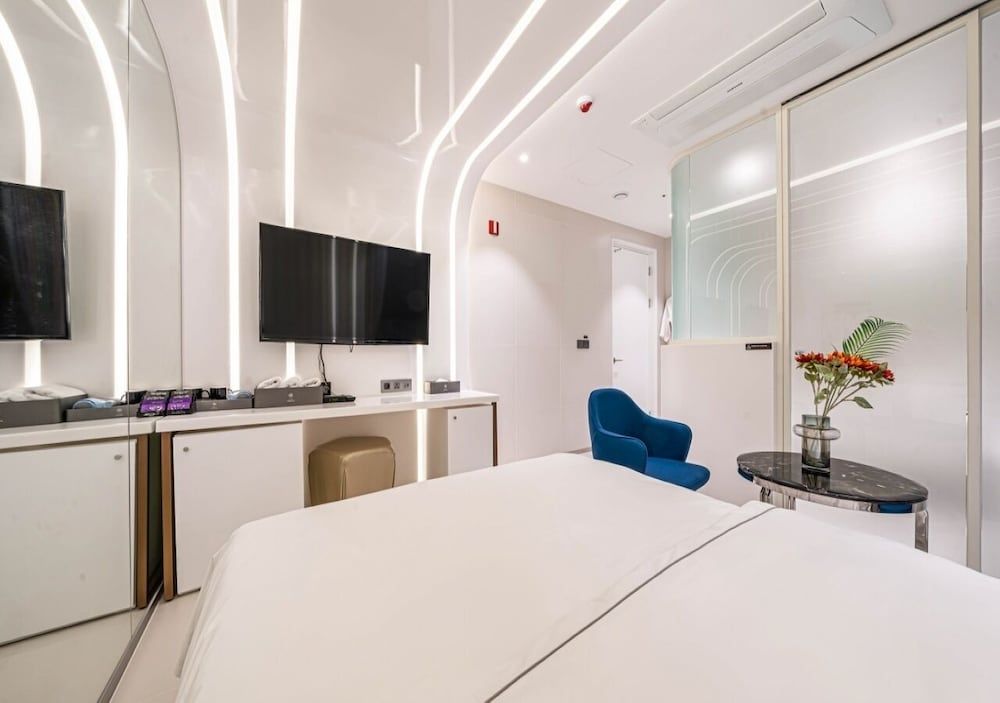 Forestar Deluxe Double Room (Netflix/ Youtube Available on TV) 34