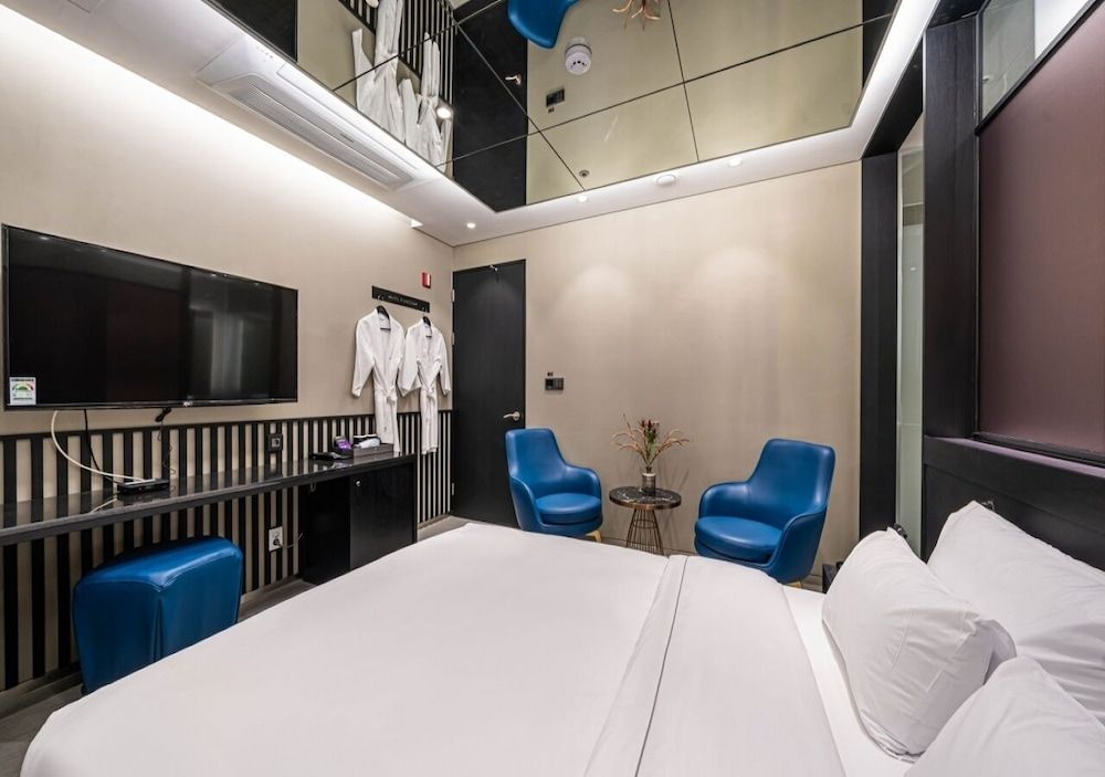 Forestar Deluxe Double Room (Netflix/ Youtube Available on TV) 41