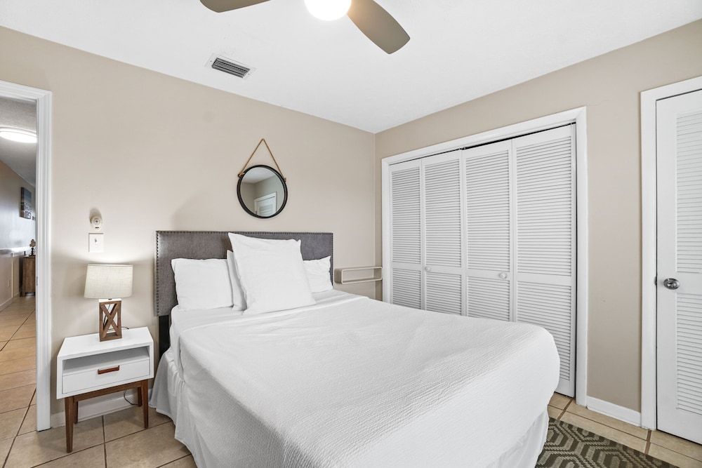 Condo, 1 Bedroom (H13)