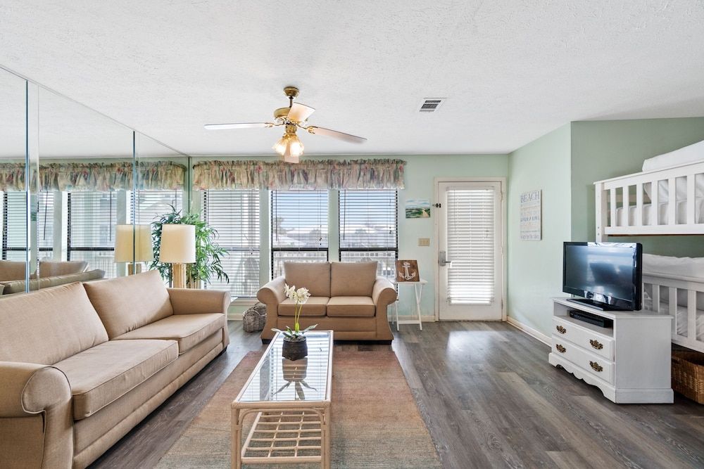 Two Bedroom Condo by the Beach I-6