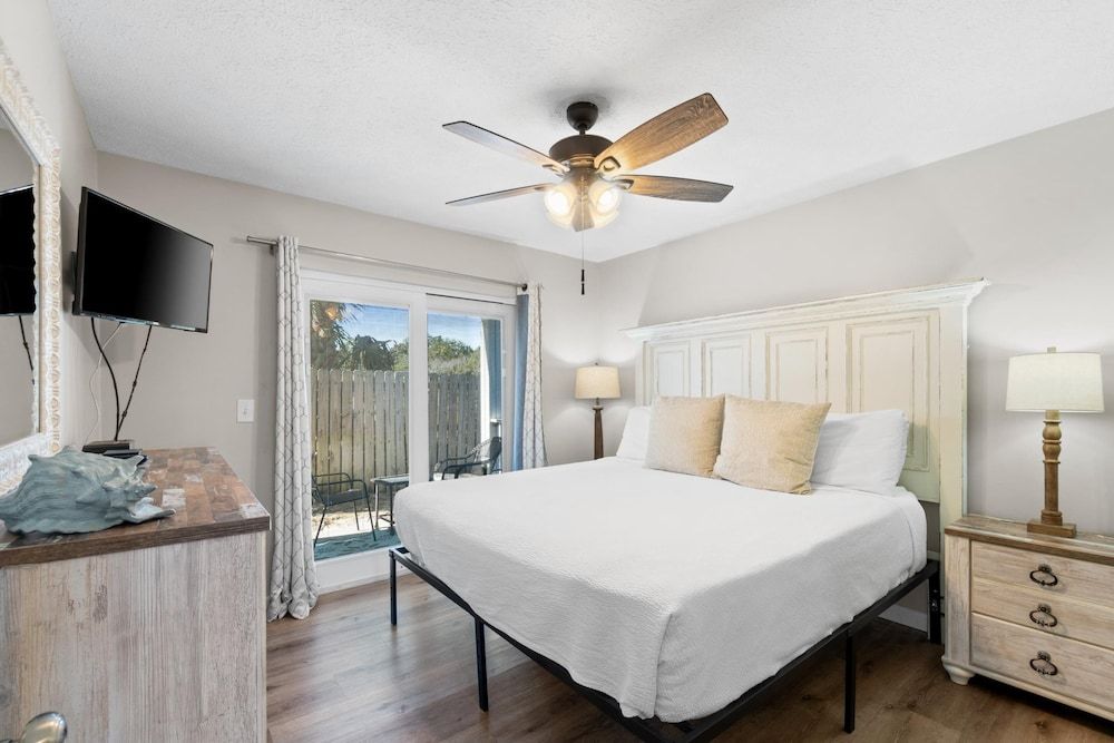 Condo, 2 Bedrooms (H5)