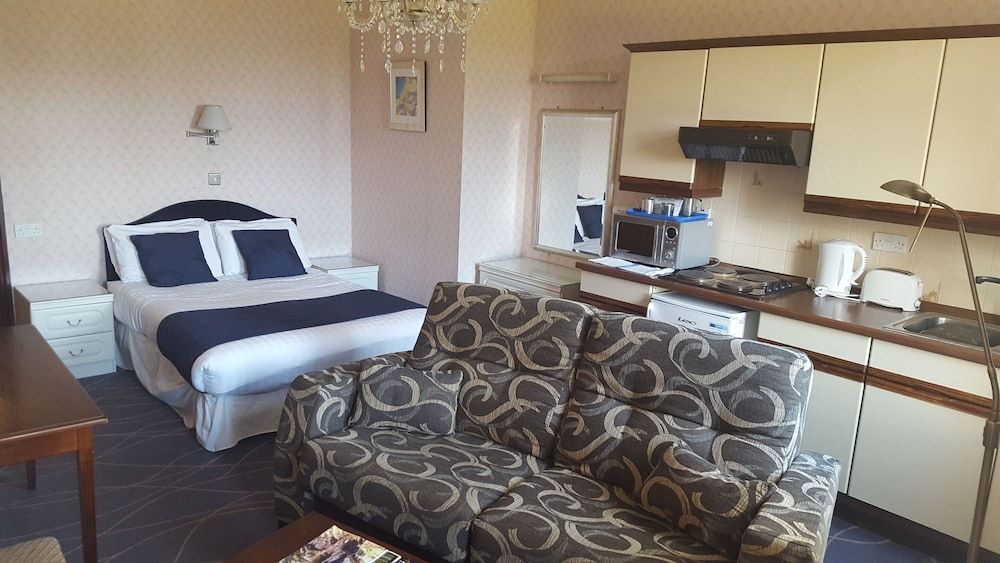 The Devoncourt Resort Double Room, Ensuite, Sea View