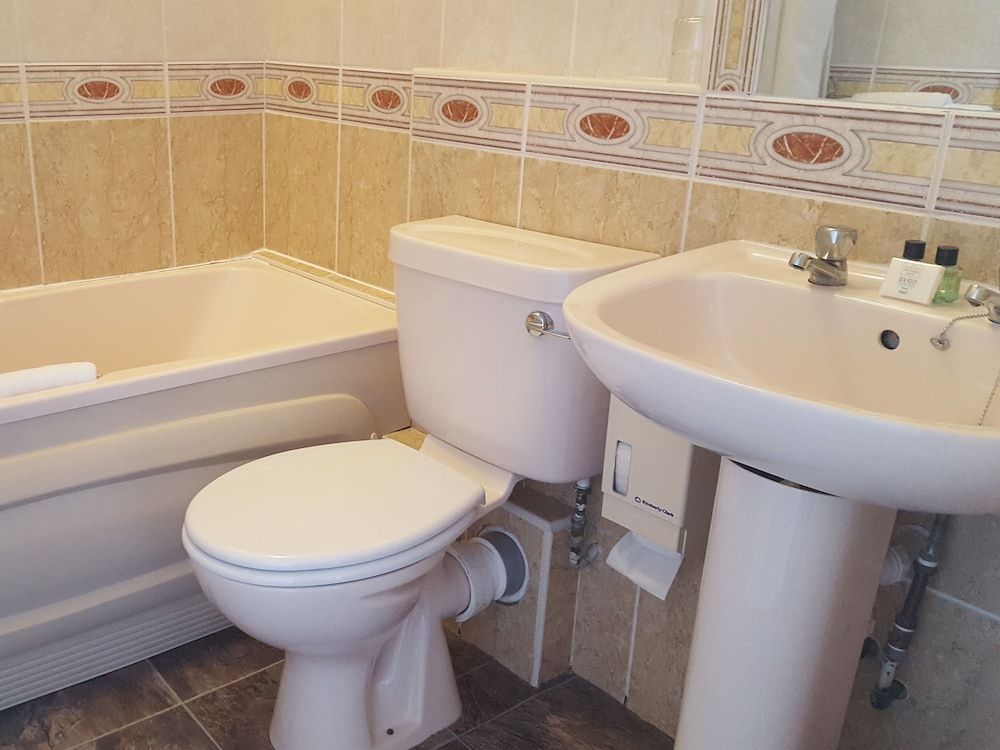 The Devoncourt Resort Double Room, Ensuite, Sea View 4