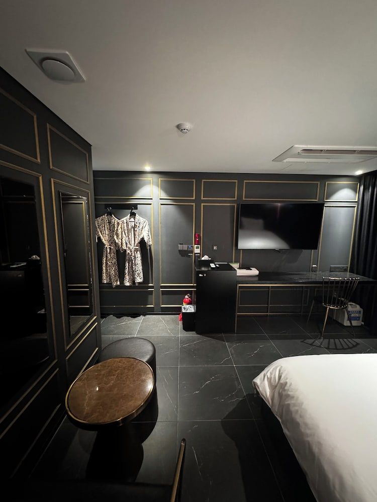 Hotel Lesign Deluxe Double Room 6