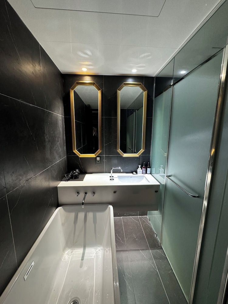 Hotel Lesign Deluxe Double Room 4