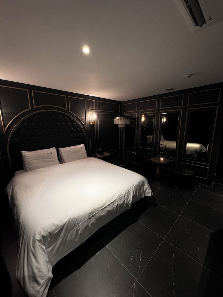 Hotel Lesign Deluxe Double Room 2