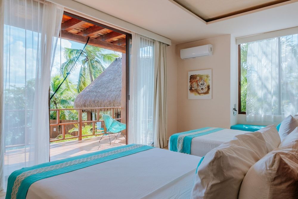 Khaban Bacalar Hotel Boutique Master Double Suite with Balcony Lagoon View 3