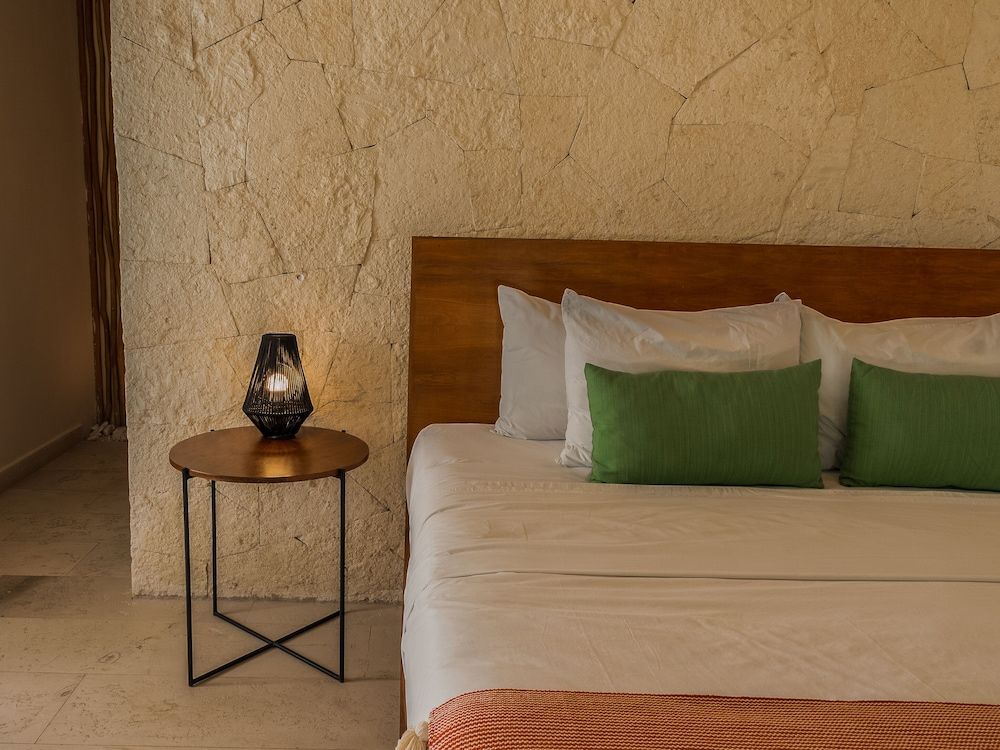 Khaban Bacalar Hotel Boutique Deluxe King with Balcony Garden View 6