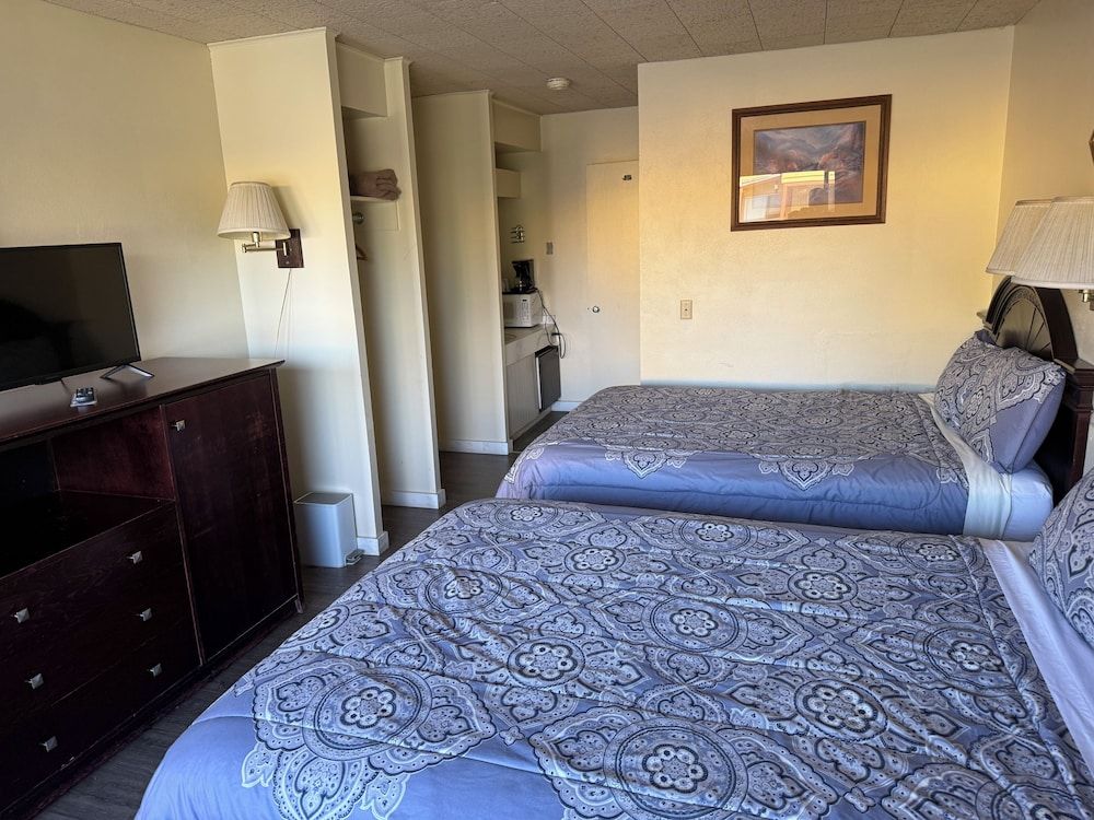 Down Towner Inn Double Room 3