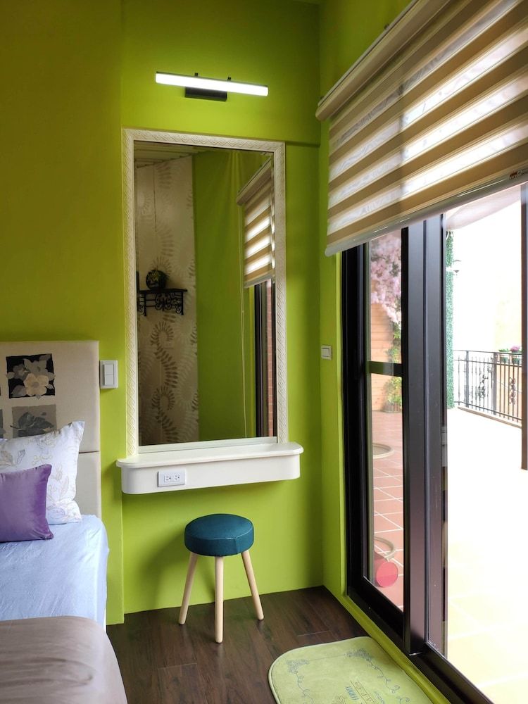 Teacher Cai Homestay Family Quadruple Room, Balcony, Partial Ocean View 2