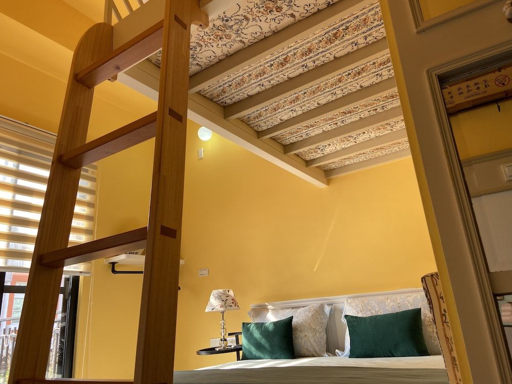 Teacher Cai Homestay Comfort Triple Room, Balcony, City View 7