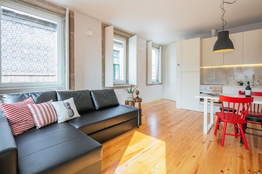 Indulge Porto Flats Exclusive Studio, City View 7