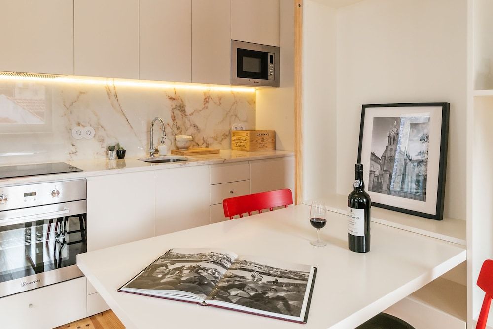 Indulge Porto Flats Exclusive Studio, City View 5