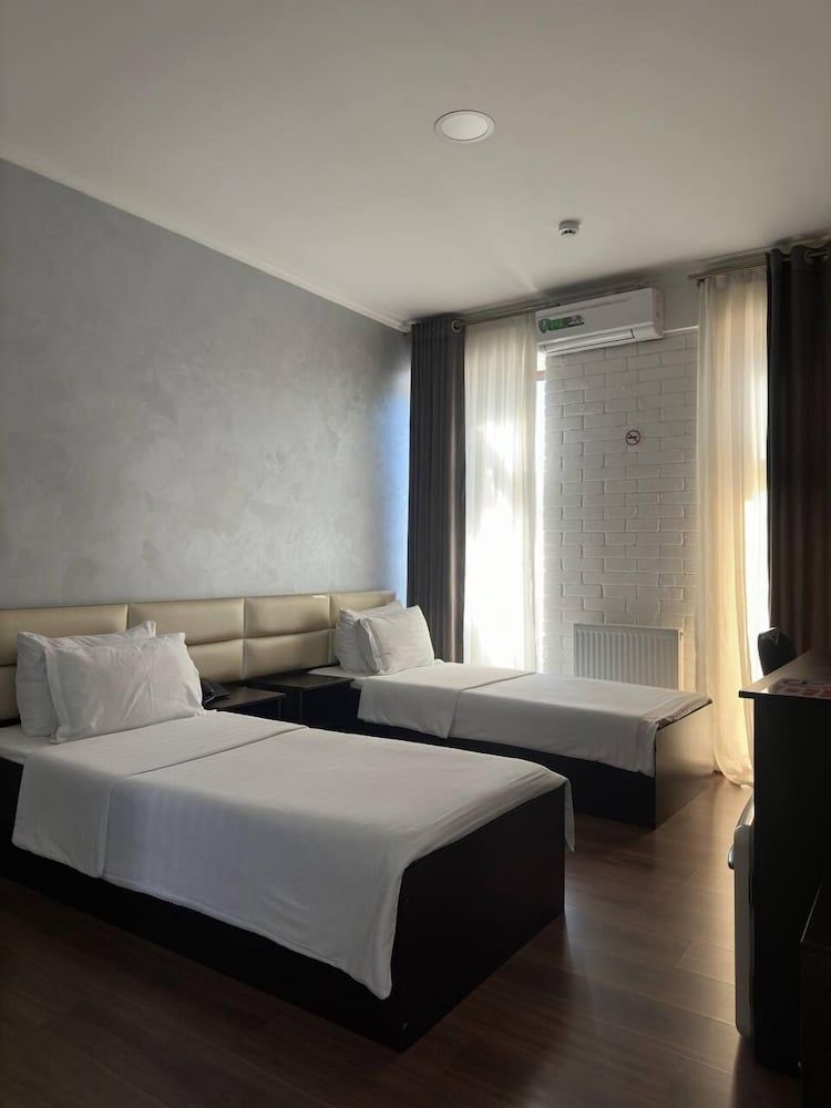 Orion Hotel Standard Twin Room 4