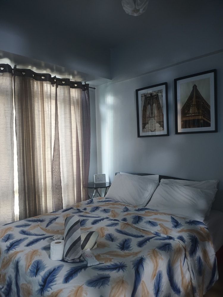 Henry's Newport Deluxe Studio 24