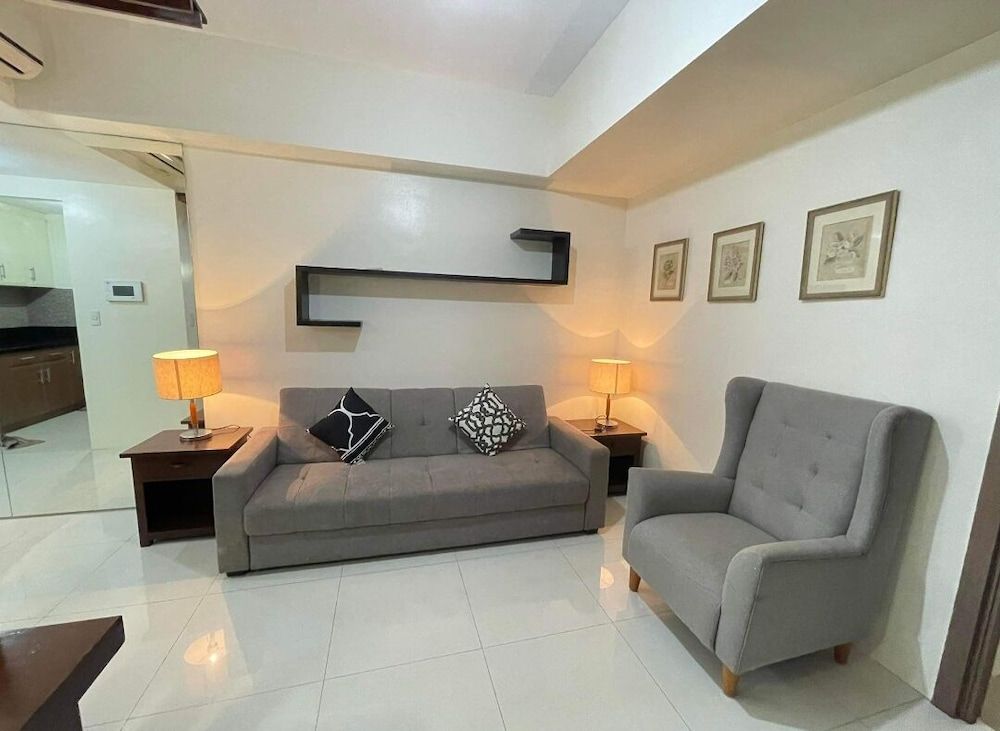 Henry's Newport Deluxe Studio 76