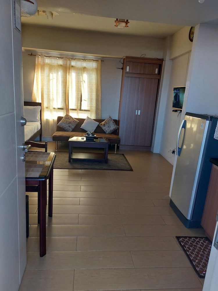 Henry's Newport Deluxe Studio 71