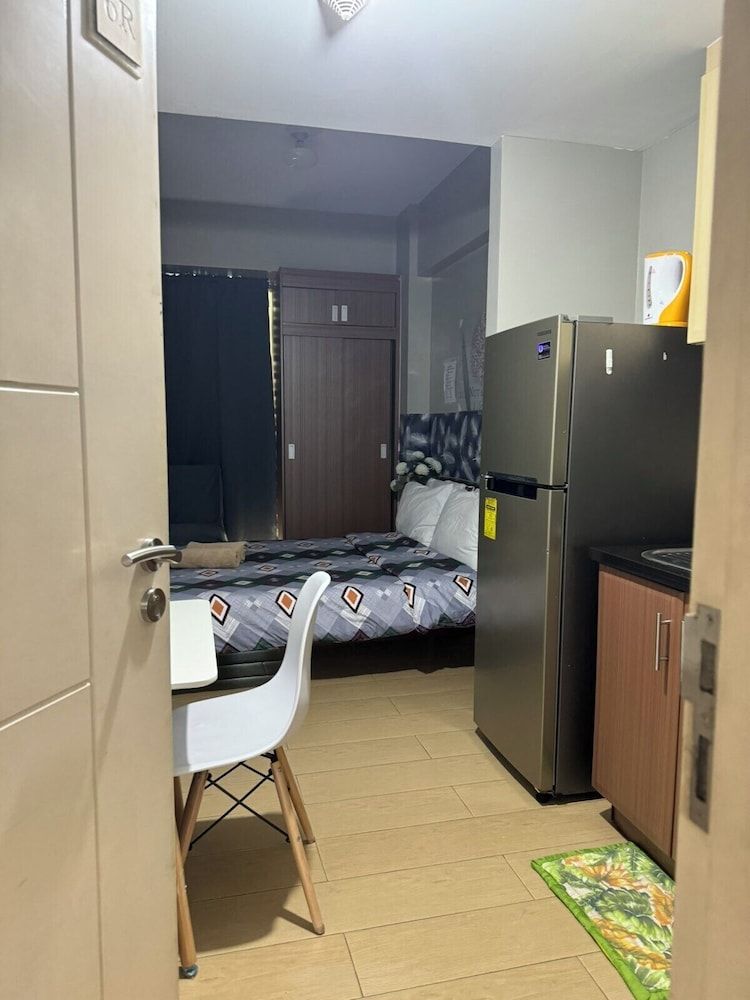 Henry's Newport Deluxe Studio 25