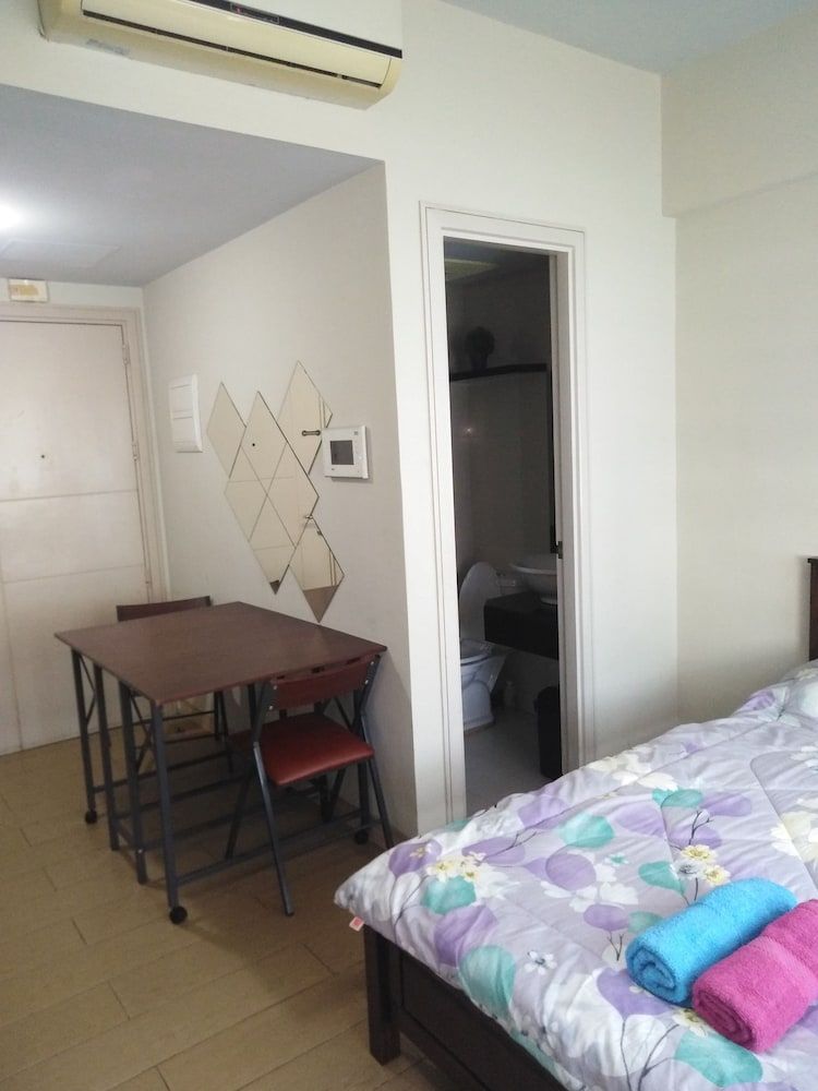 Henry's Newport Deluxe Studio 7