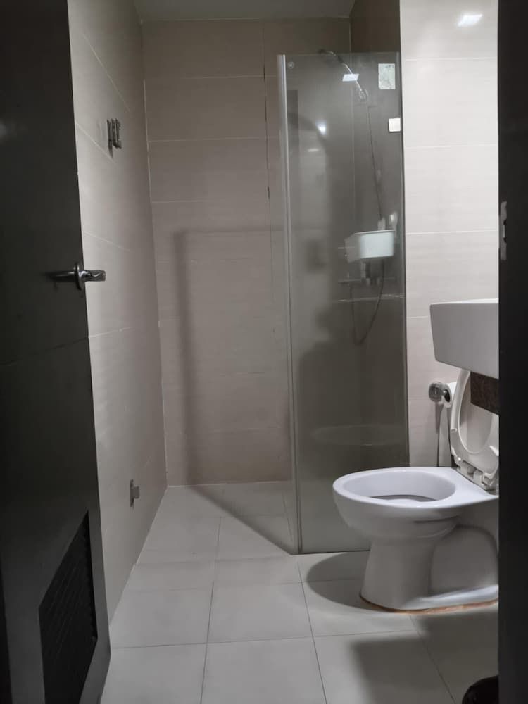 Henry's Newport Deluxe Studio 36