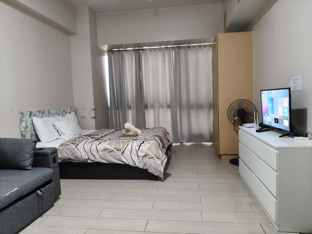 Henry's Newport Deluxe Studio 26