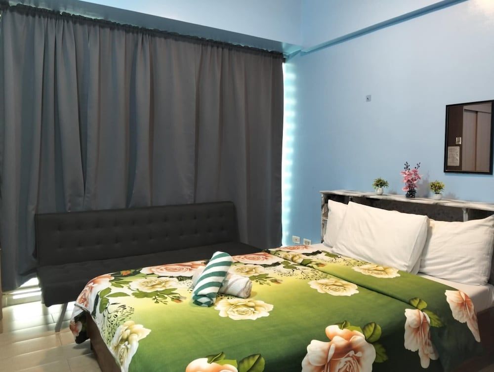 Henry's Newport Deluxe Studio 28