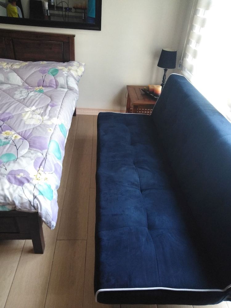 Henry's Newport Deluxe Studio 6