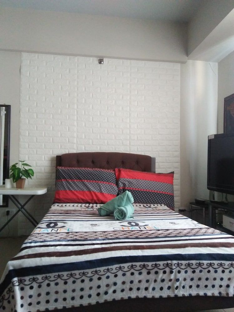 Henry's Newport Deluxe Studio 32