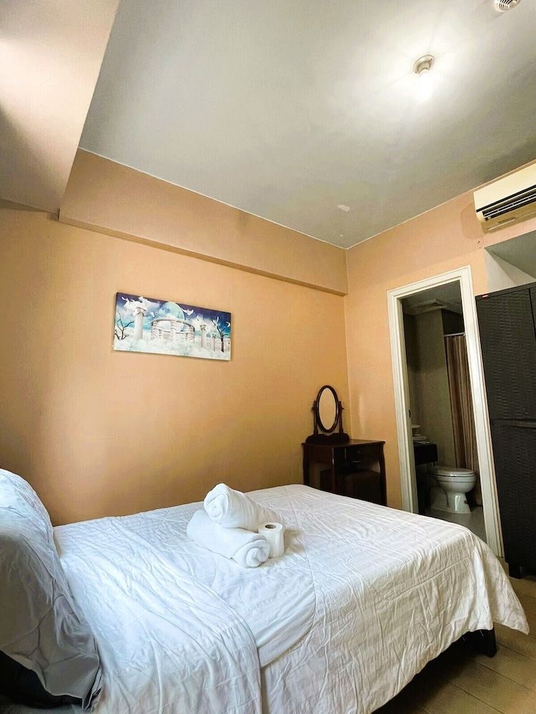 Henry's Newport Deluxe Studio 18