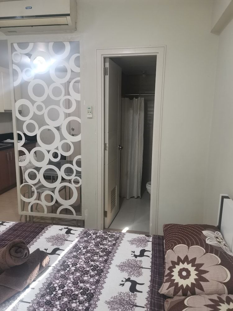 Henry's Newport Deluxe Studio 9