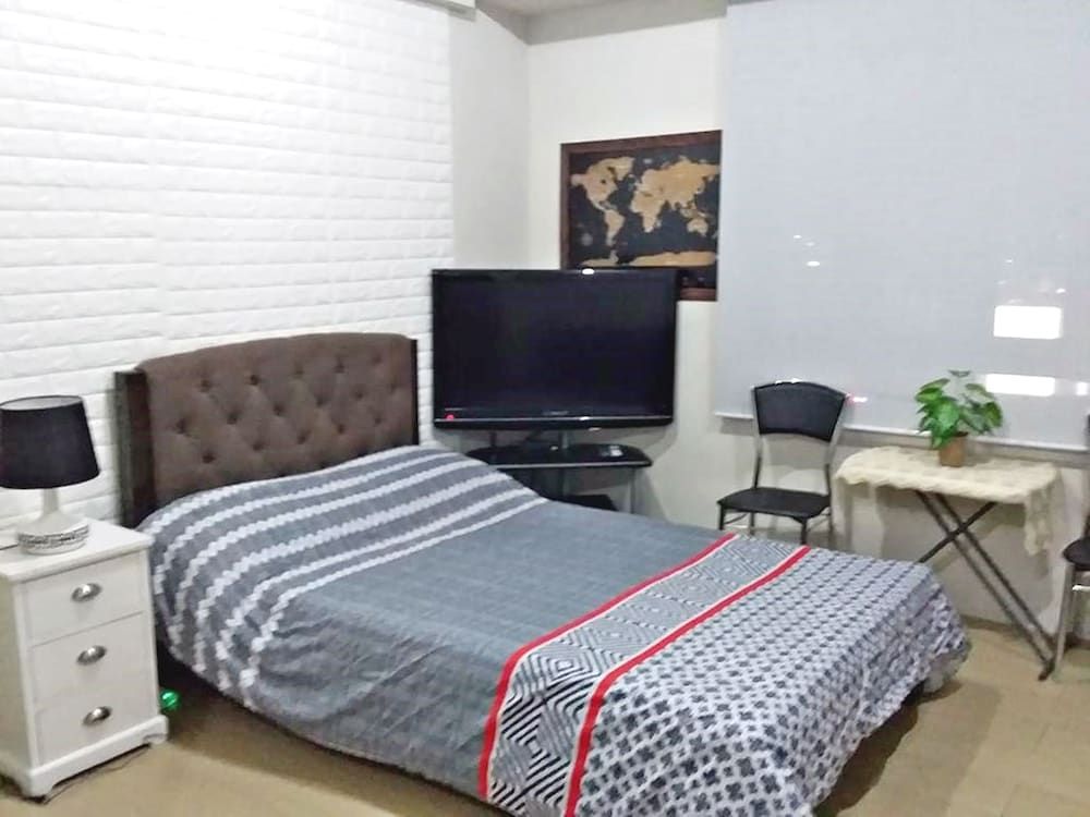 Henry's Newport Deluxe Studio 2