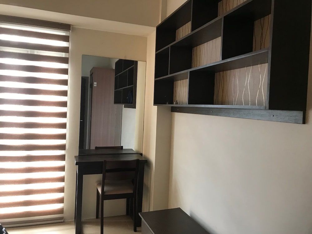 Henry's Newport Deluxe Studio 75