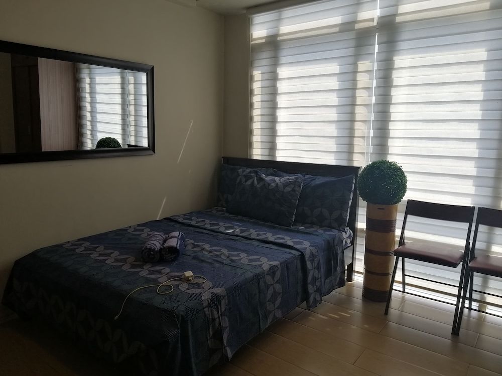 Henry's Newport Deluxe Studio 8