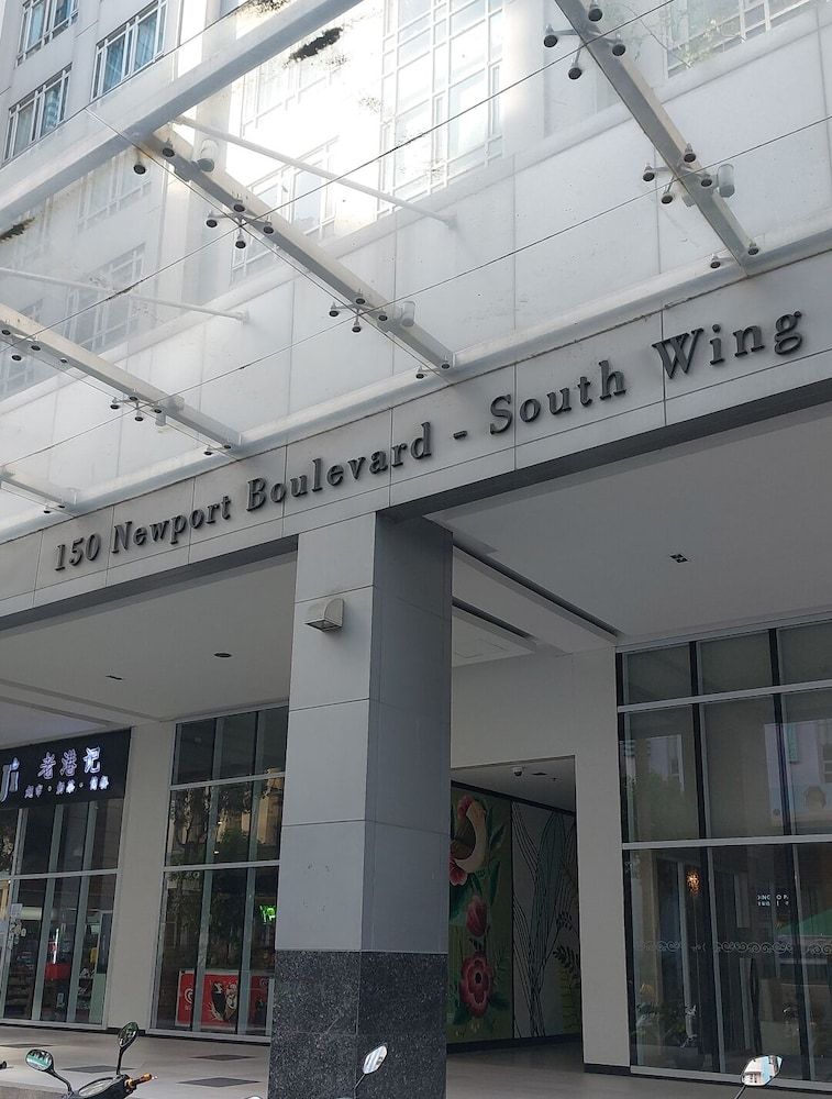 undefined Henry's Newport 3