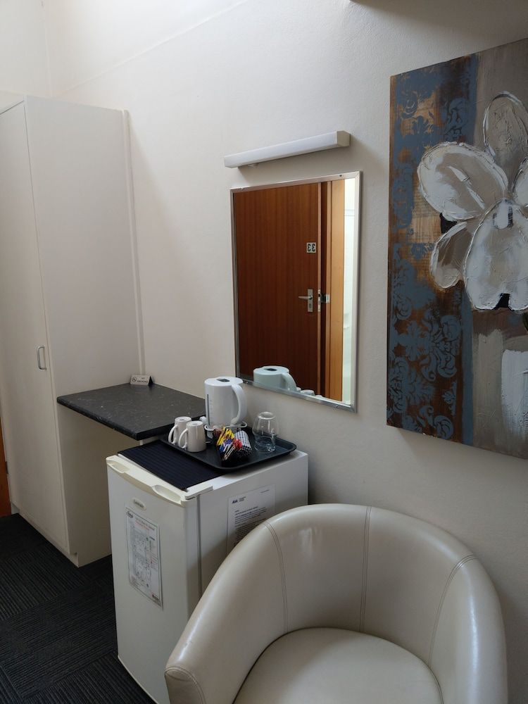 Henry's Quirindi Queen Room 3