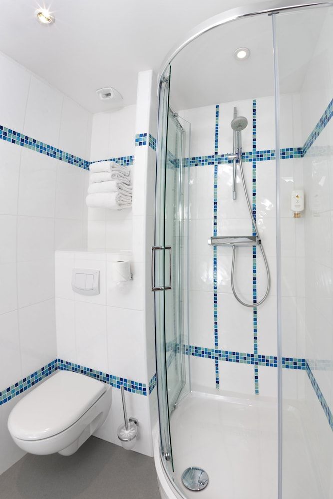 HOTEL ARVERNA VICHY - ClT'HOTEL Eco (Standard) Room, Double Bed 7